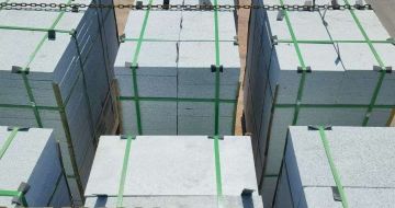 庆阳 芝麻白花岗岩5公分地铺石 花岗岩厂家工厂装车日常