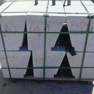 庆阳 芝麻白异形坐凳，石凳