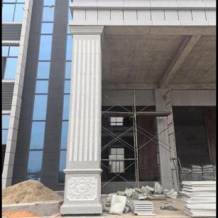 庆阳 芝麻白光面花岗岩门楼大柱（罗马柱）配雕花底座