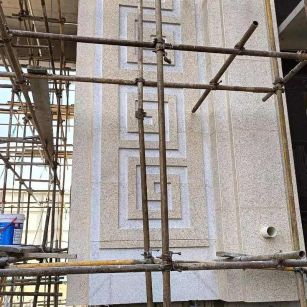 庆阳 黄金麻花岗岩别墅外墙干挂回纹造型效果