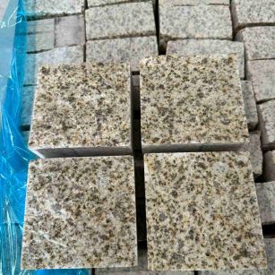 庆阳 黄金麻花岗岩自然面小方块，弹石，马蹄石等