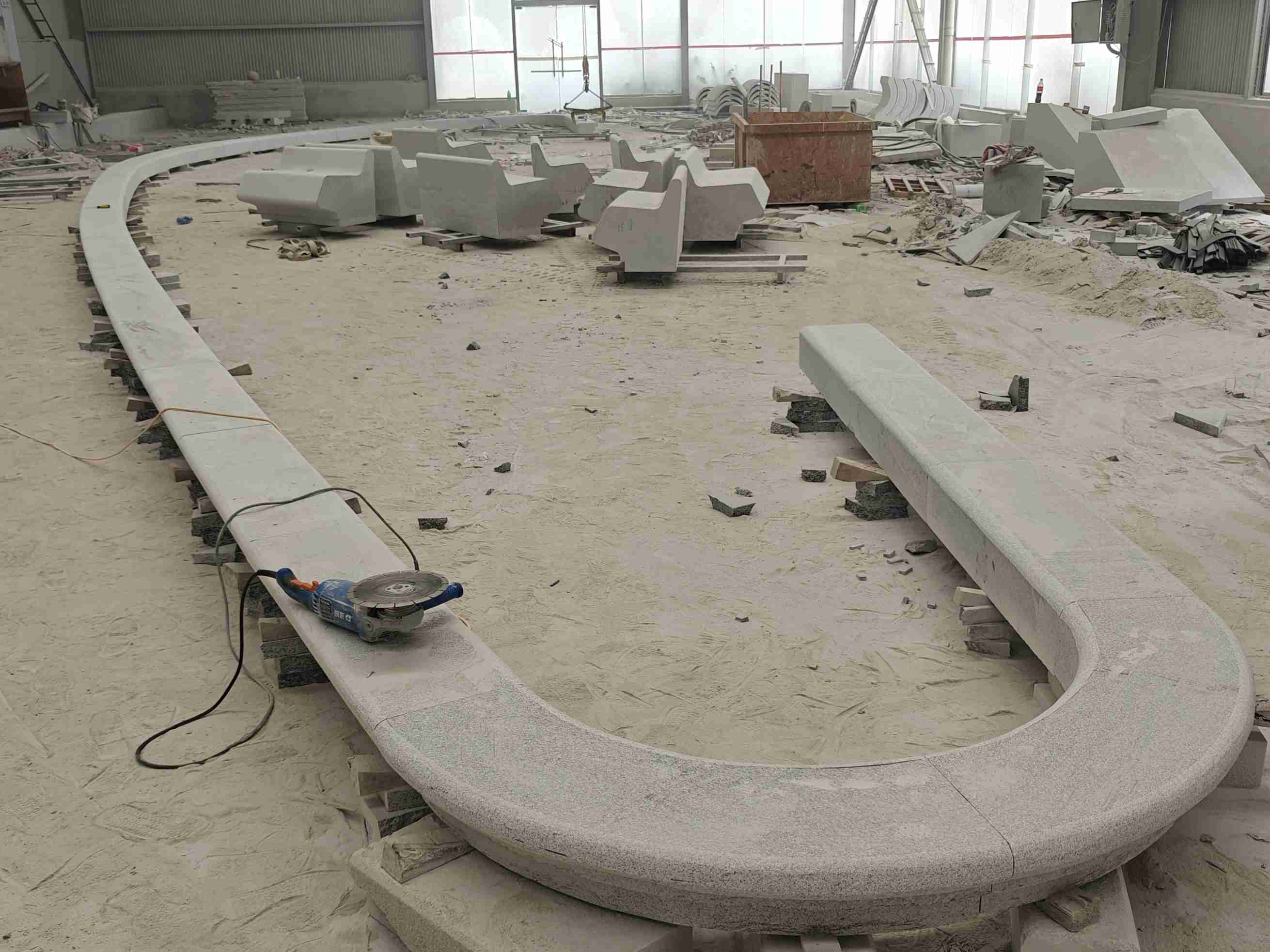 庆阳 芝麻白花岗岩弧形花坛石，坐凳石