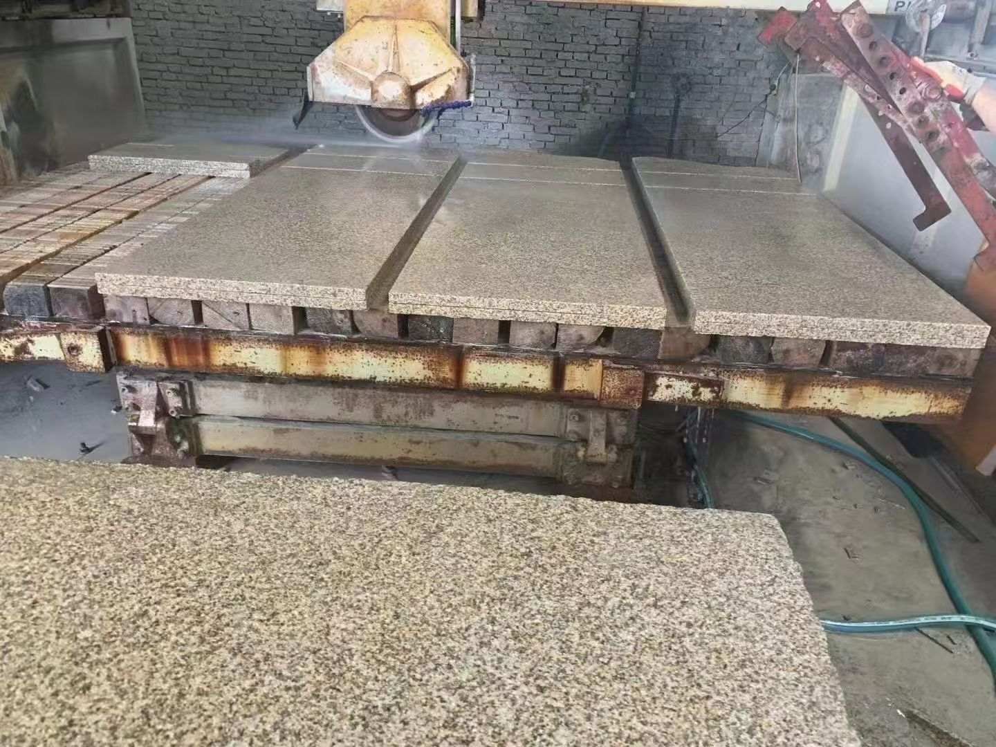 庆阳 黄金麻荔枝面成品板加工