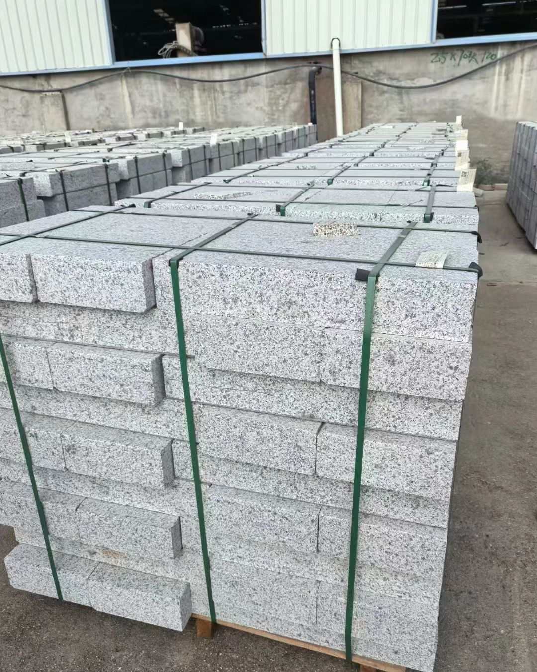 庆阳 白麻花岗岩路沿石，弧形路沿石，道牙石，马路牙子，界石，路缘石，平沿石，直岩石，平缘石等