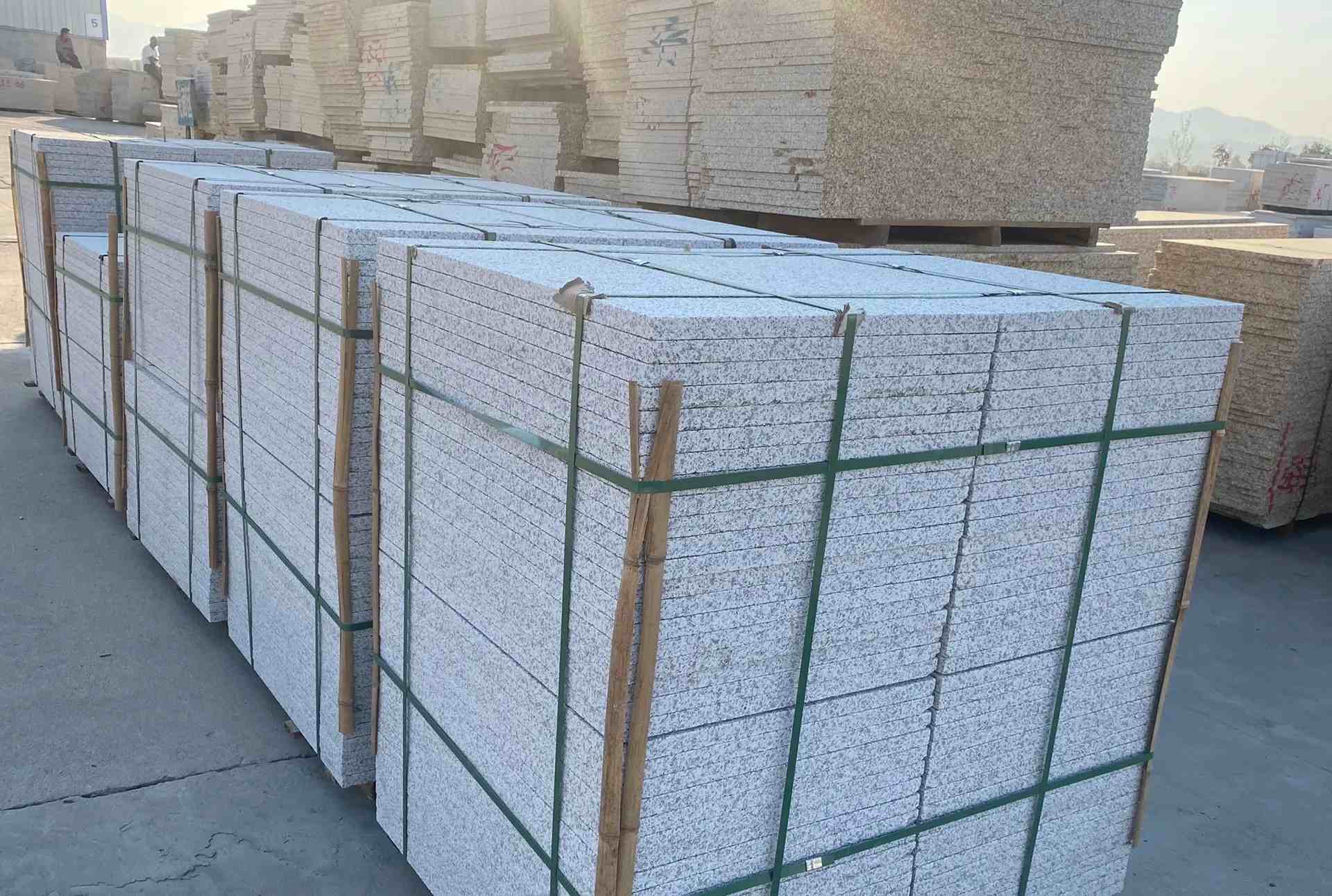 庆阳 白麻花岗岩荔枝面地铺石