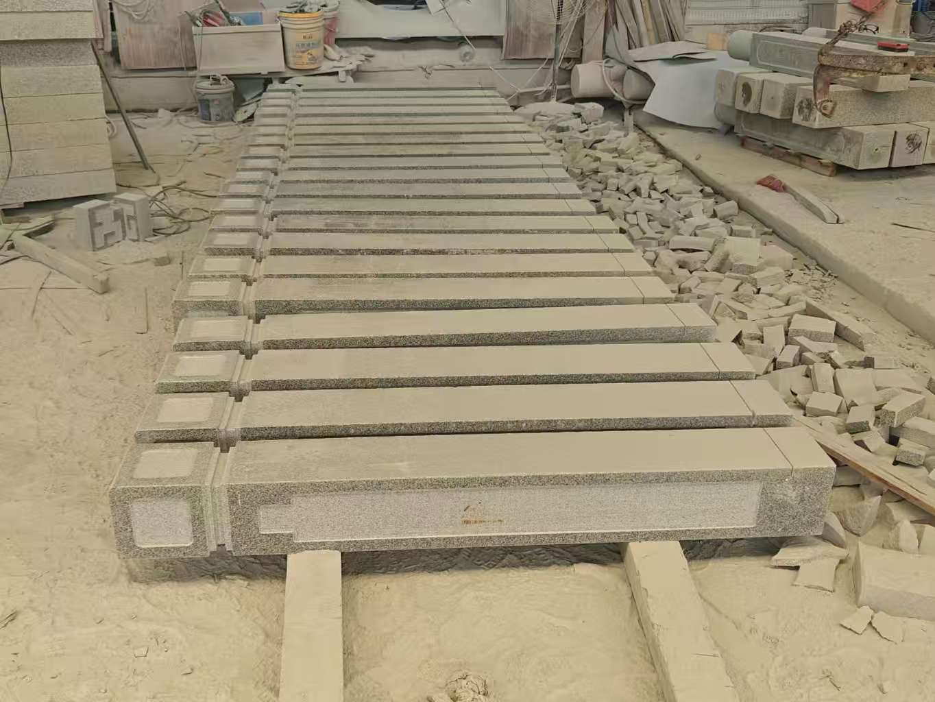 庆阳 芝麻白异形加工雕刻-栏杆大柱，方柱