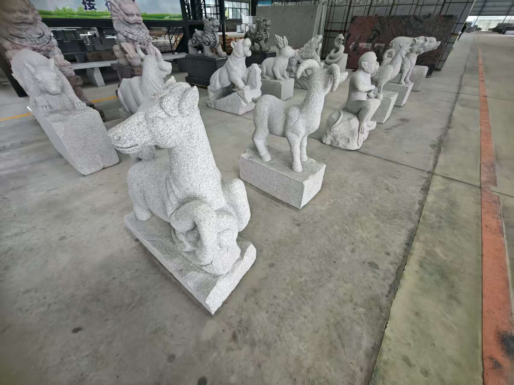 庆阳 芝麻白花岗岩造型立体雕刻——十二生肖