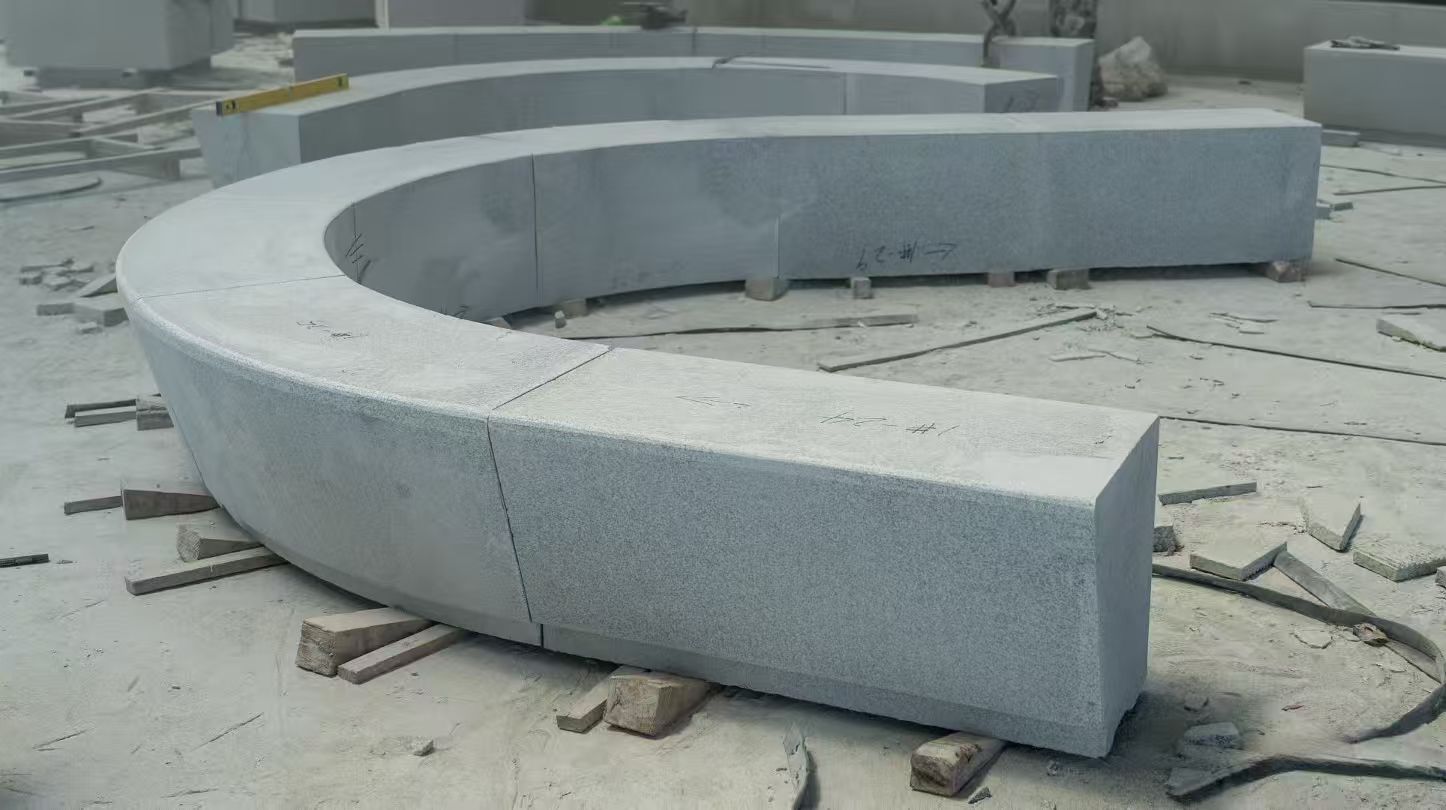 庆阳 芝麻白花岗岩光面弧形坐凳