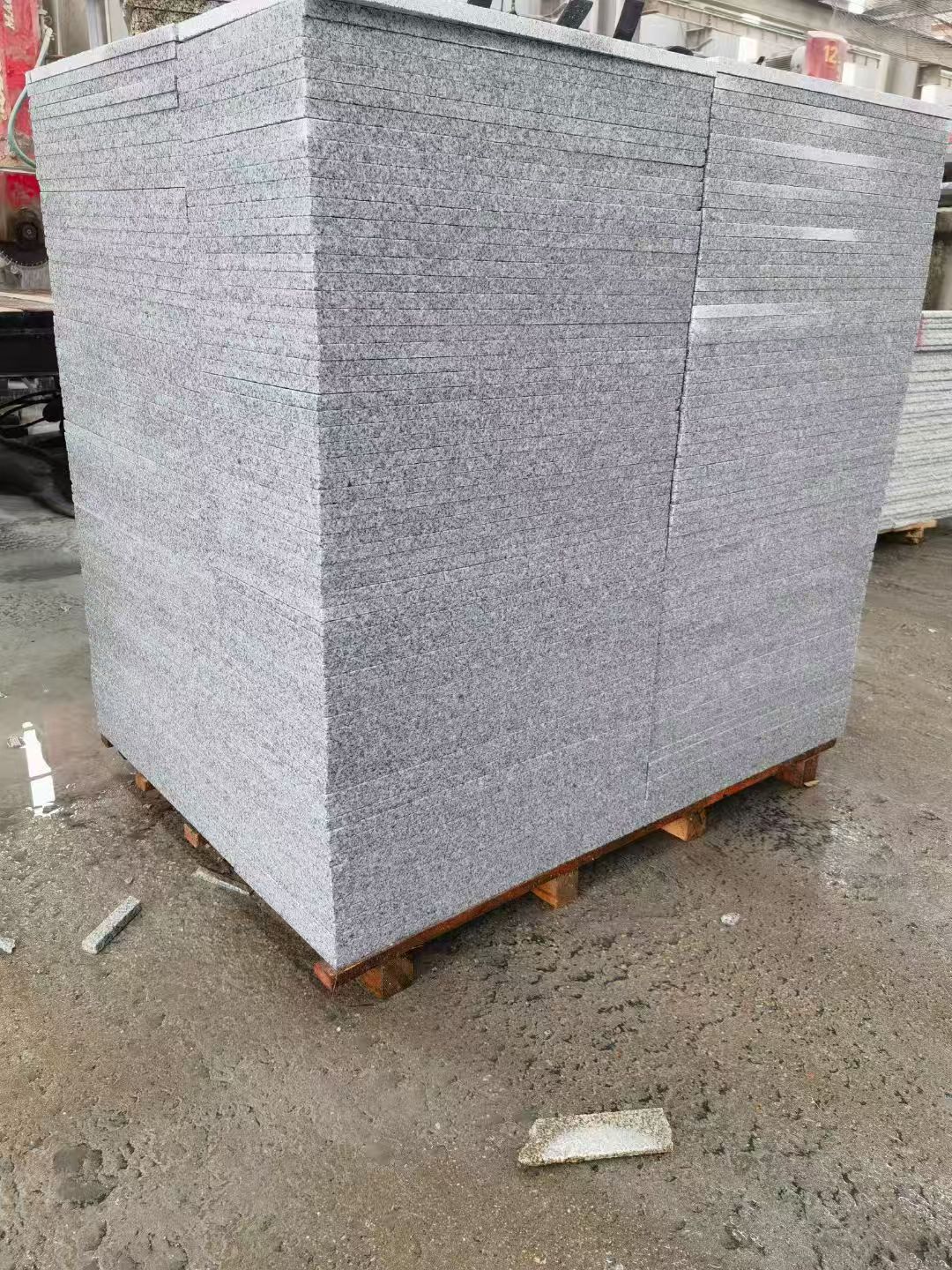 庆阳 芝麻白火烧面1.8厚300*600地铺石，尺寸标准，厚薄均匀