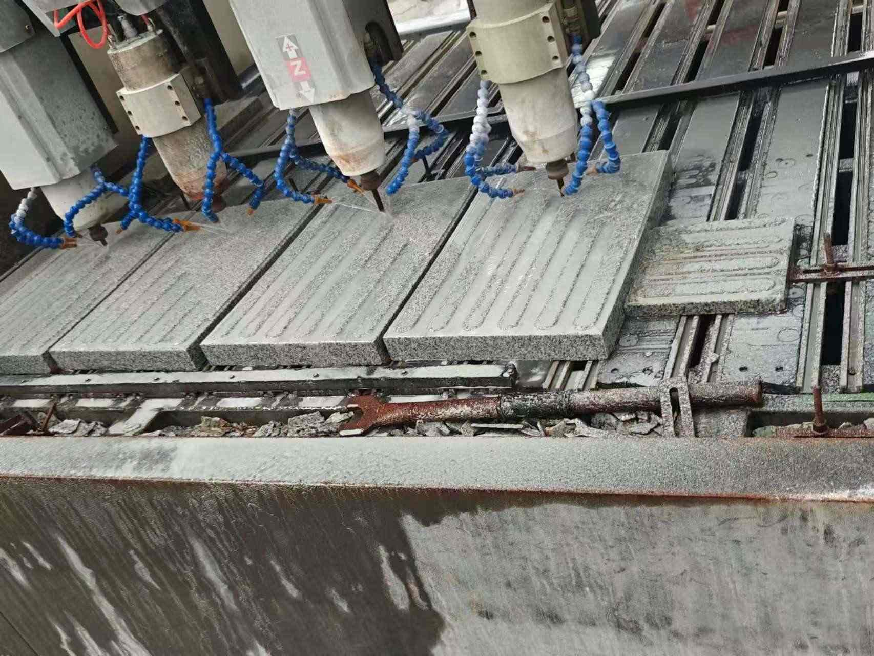 庆阳 芝麻白花岗岩荔枝面盲道雕刻