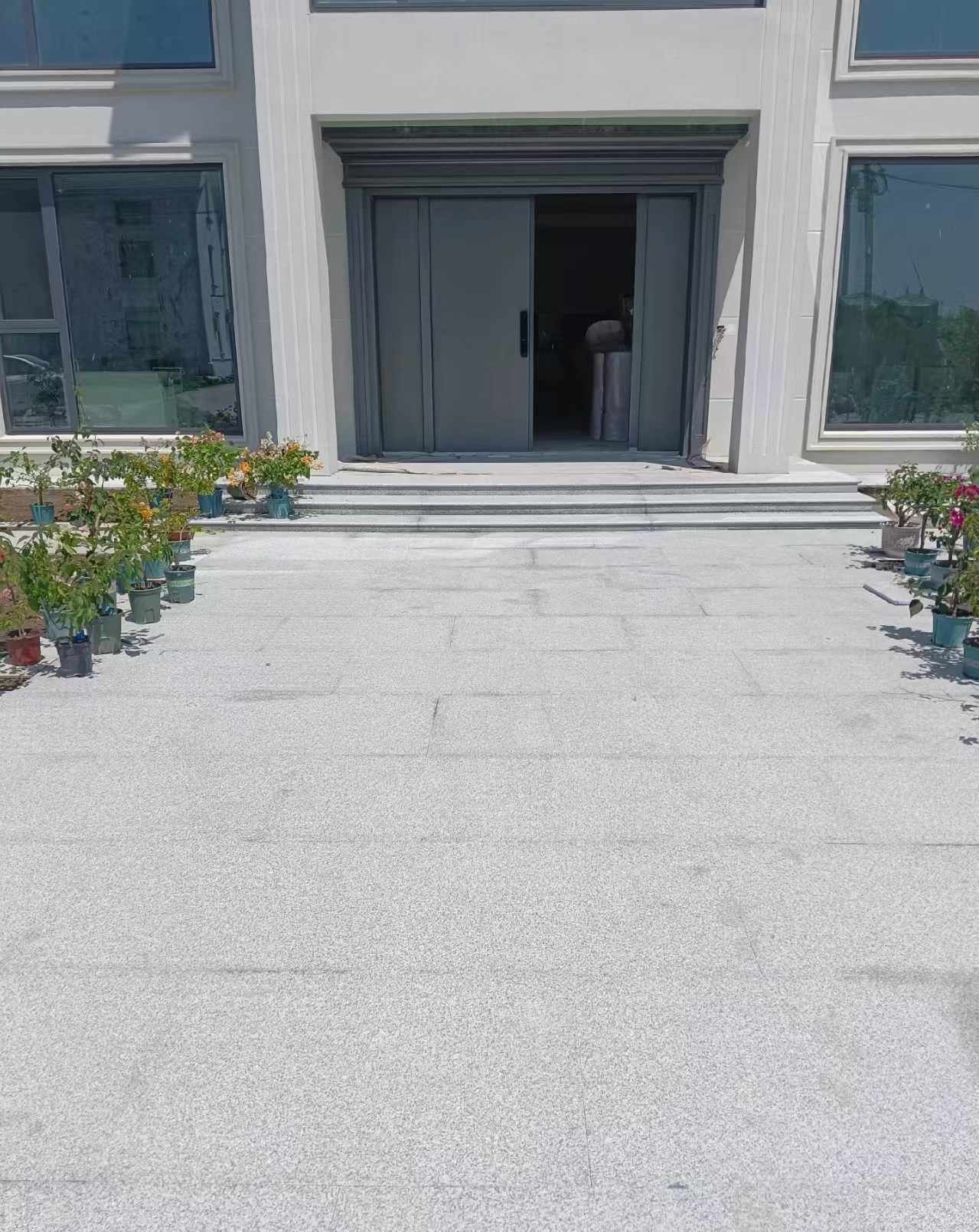 庆阳 芝麻白花岗岩地铺石地面铺装