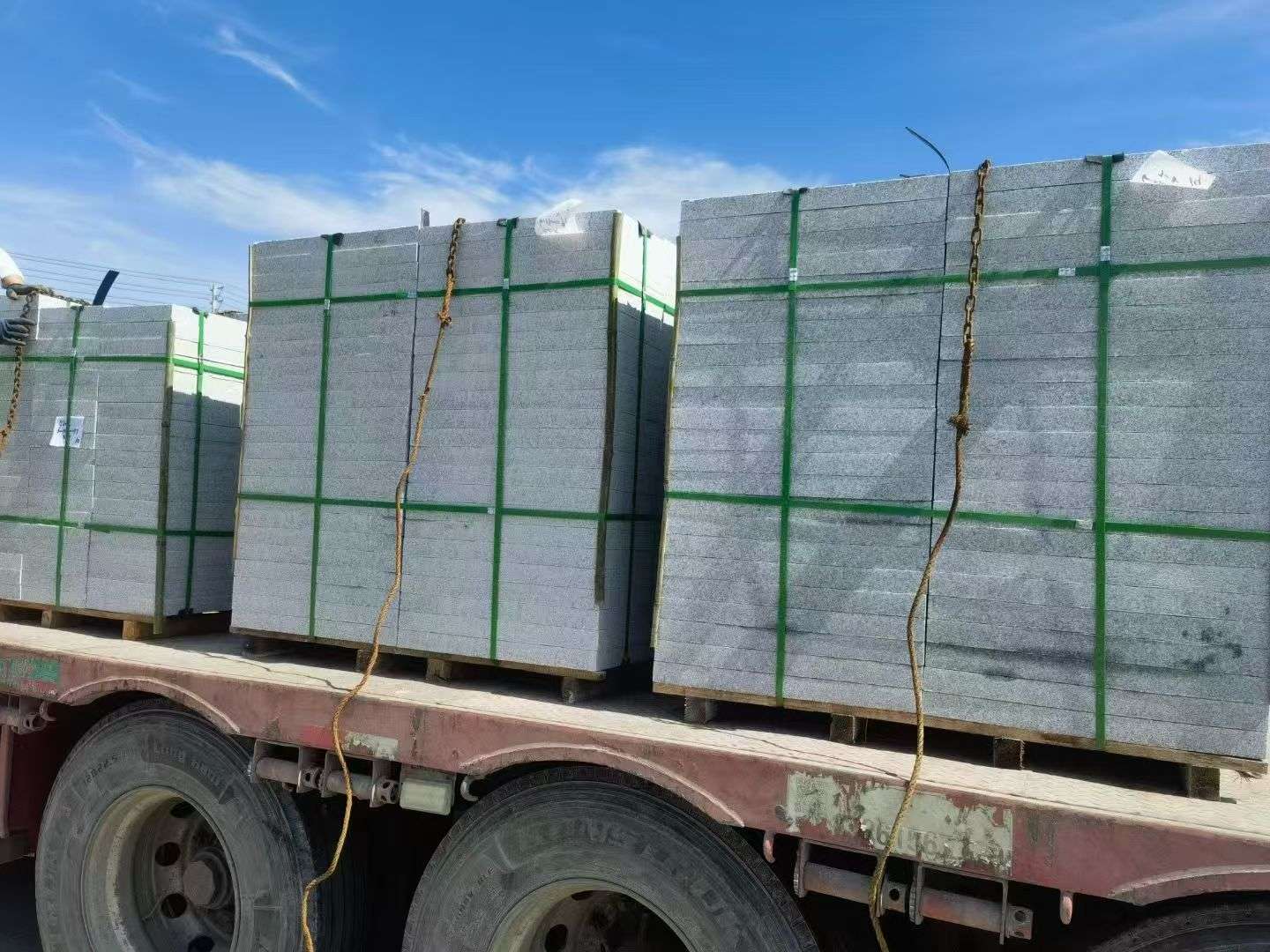 庆阳 芝麻白花岗岩地铺石装车日常