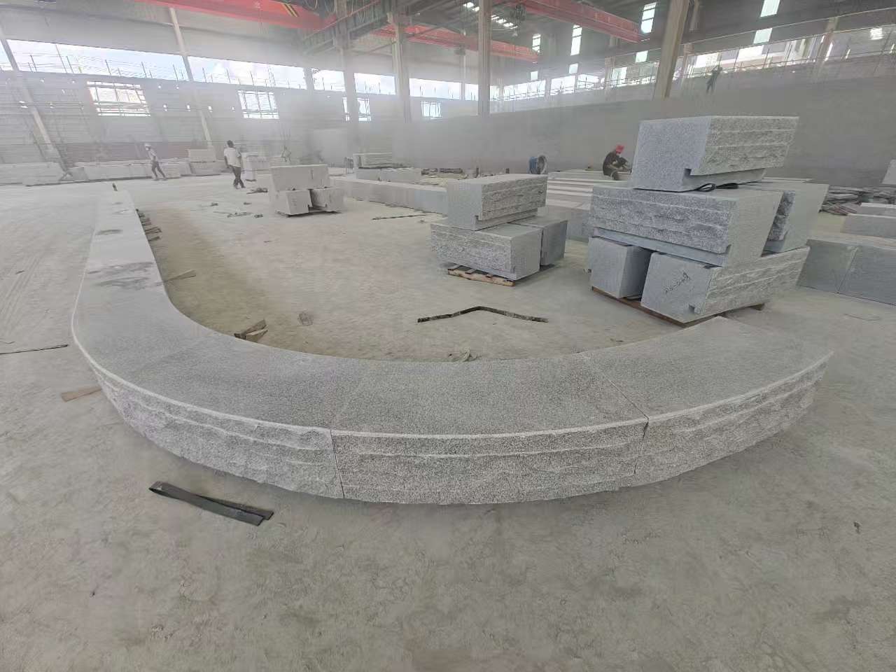 庆阳 芝麻白异形坐凳，自然面光面弧形加工