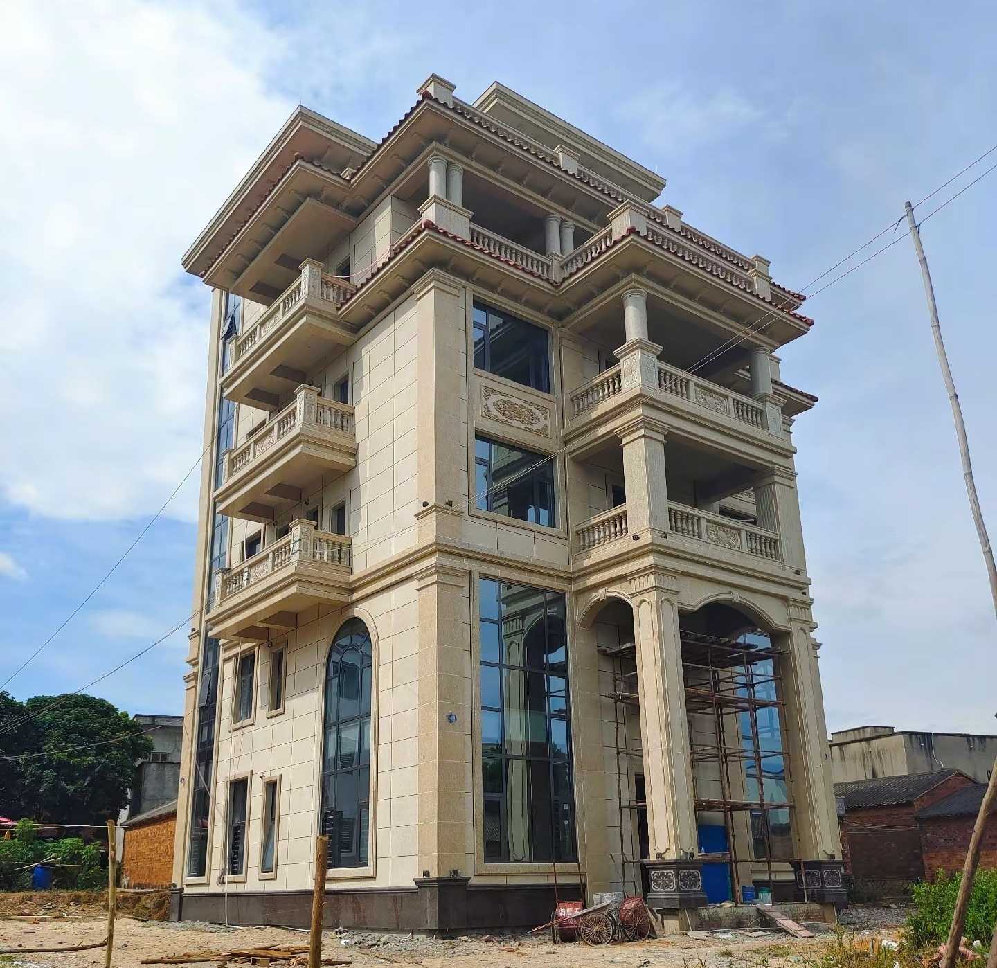 庆阳 黄金麻花岗岩石材别墅外墙干挂搭配（雕花栏杆花瓶柱门楼罗马柱）