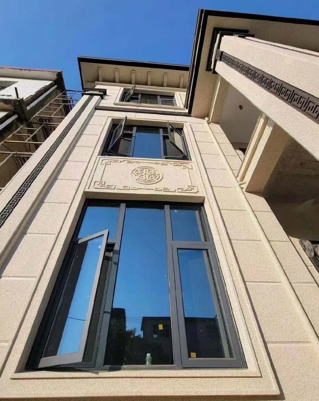 庆阳 黄金麻荔枝面别墅外墙干挂效果展示